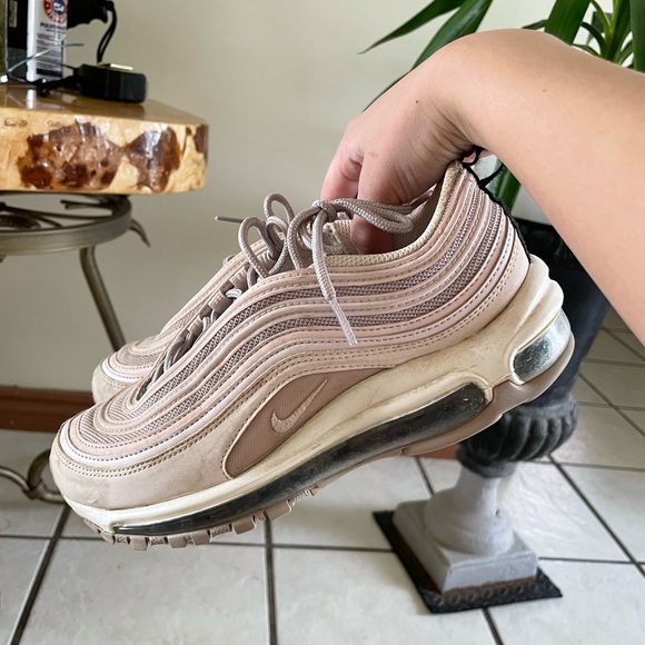 Nike Shoes - Picture 3 of 4